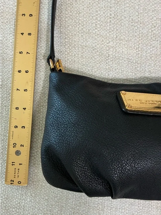 Marc Jacobs EUC Black Leather Classic Q
Percy Crossbody bag. - Picture 13 of 14